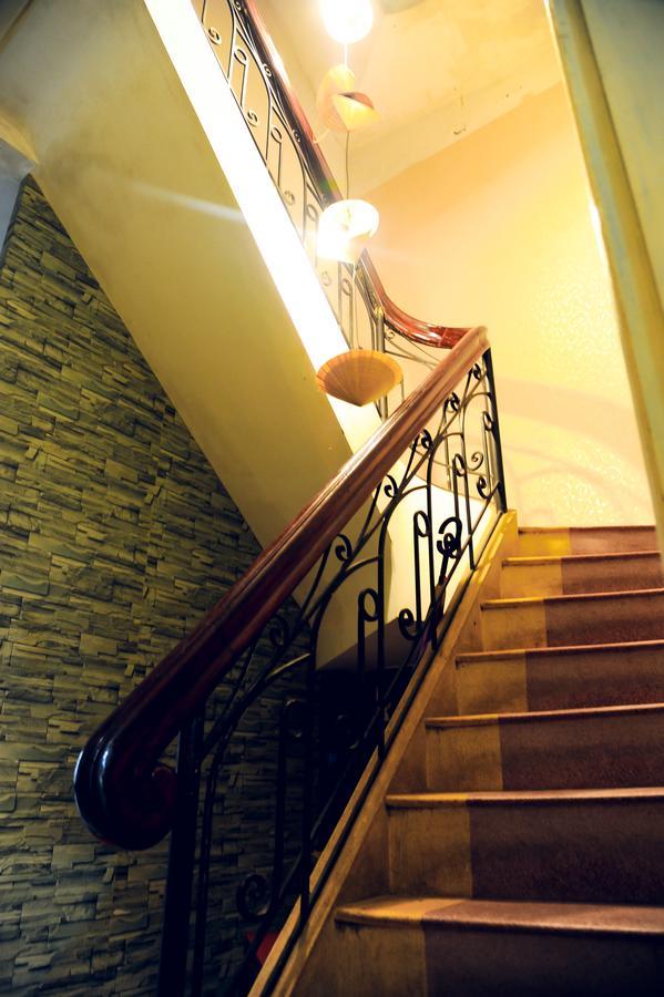 Queen Homestay フエ エクステリア 写真